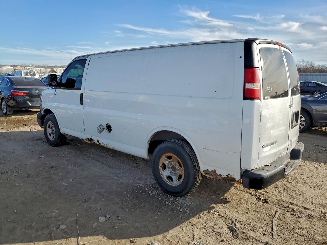 2007 Chevrolet Express G1500 Delivery Van - Image 2