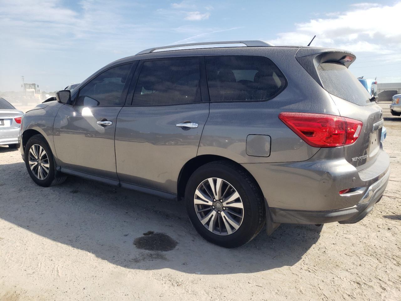 2017 Nissan Pathfinder S - Image 2