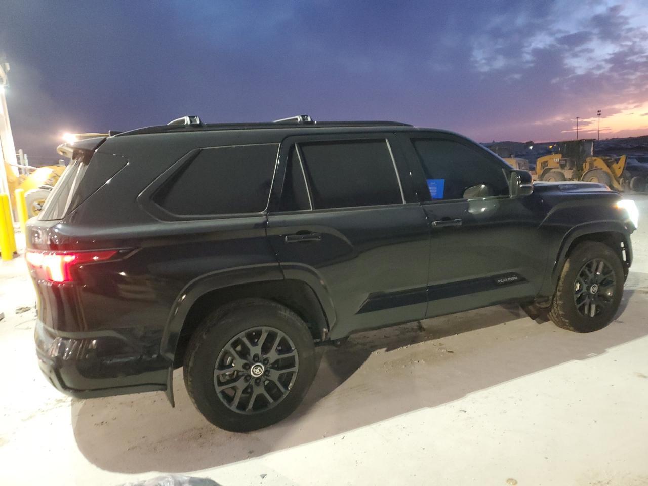 2024 Toyota Sequoia Sr5 - Фото 3