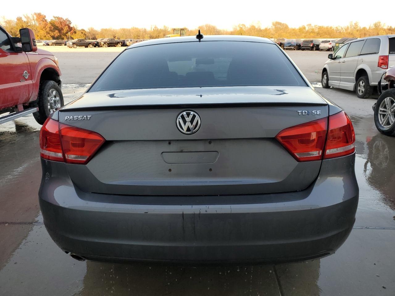 2012 Volkswagen Passat Se - Image 6