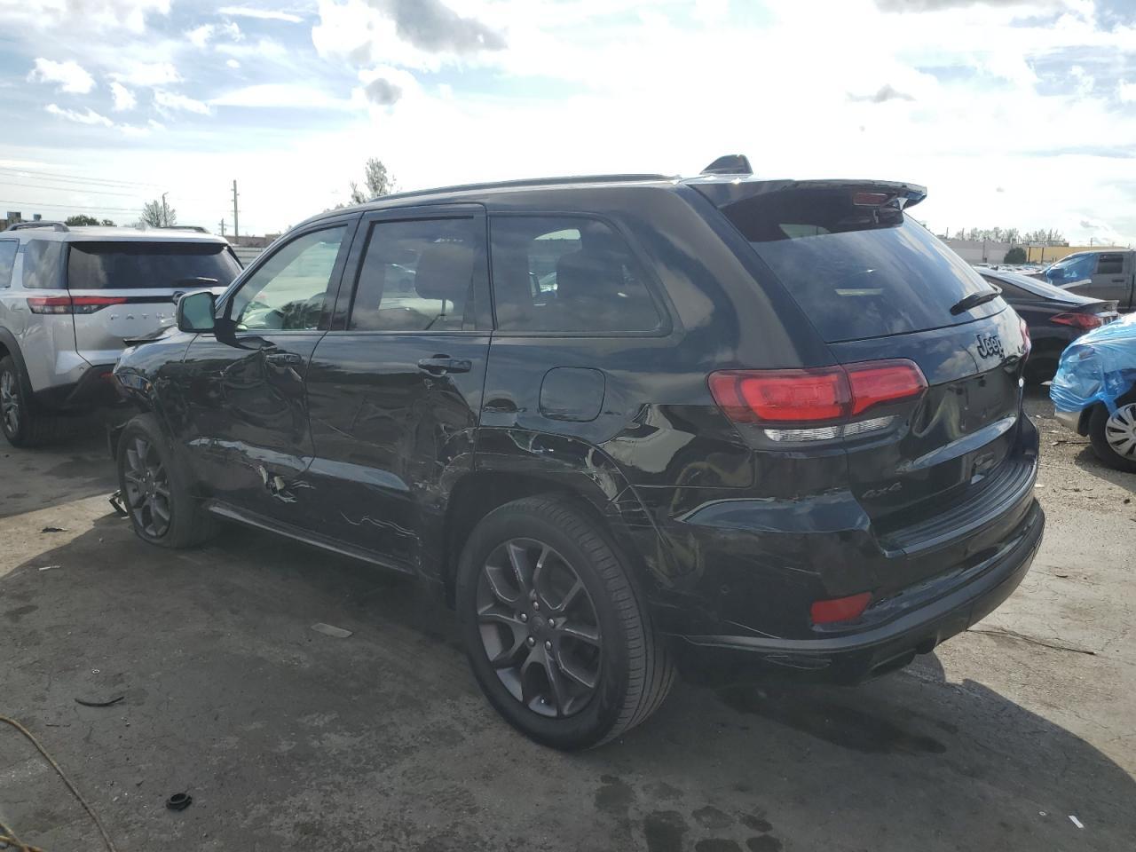2021 Jeep Grand Cherokee Overland - Фото 2