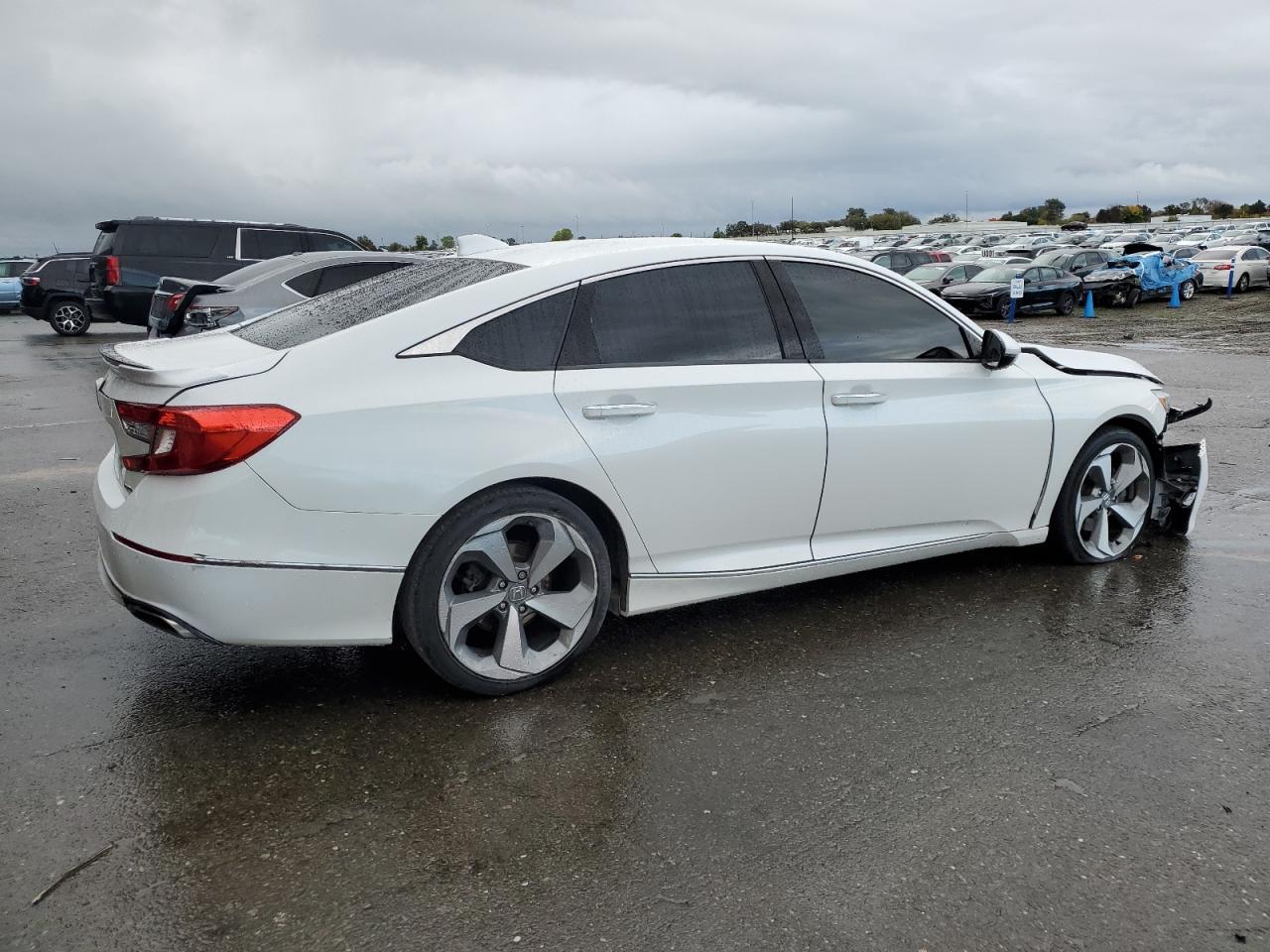 2018 Honda Accord Touring - Image 3
