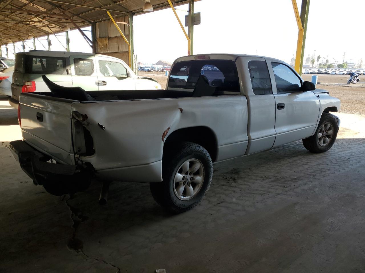 2004 Dodge Dakota Sport - Image 3