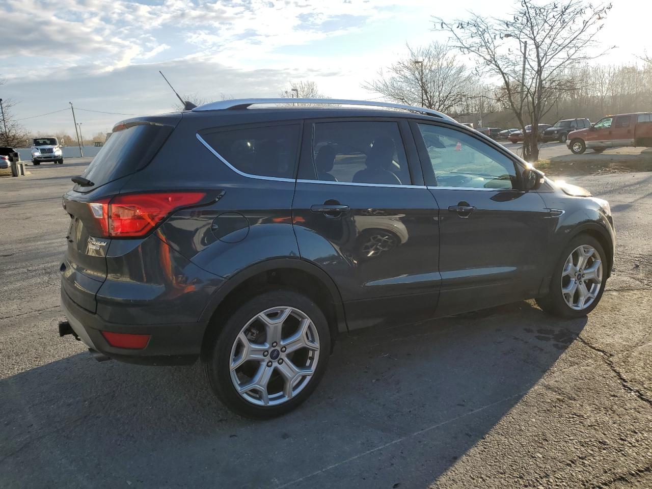 2019 Ford Escape Titanium - Фото 3