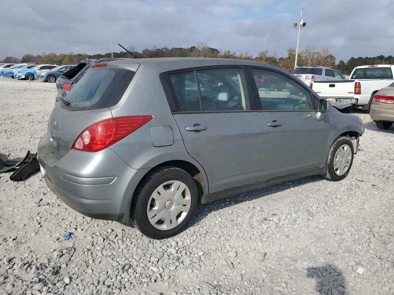 2010 Nissan Versa S - Image 3