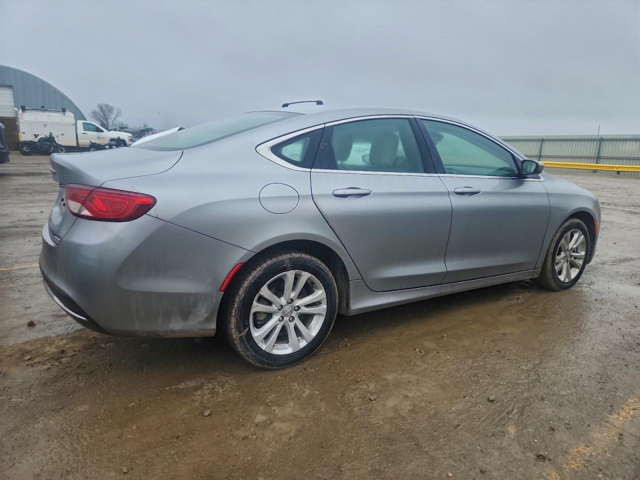 2016 Chrysler 200 Limited - Фото 3