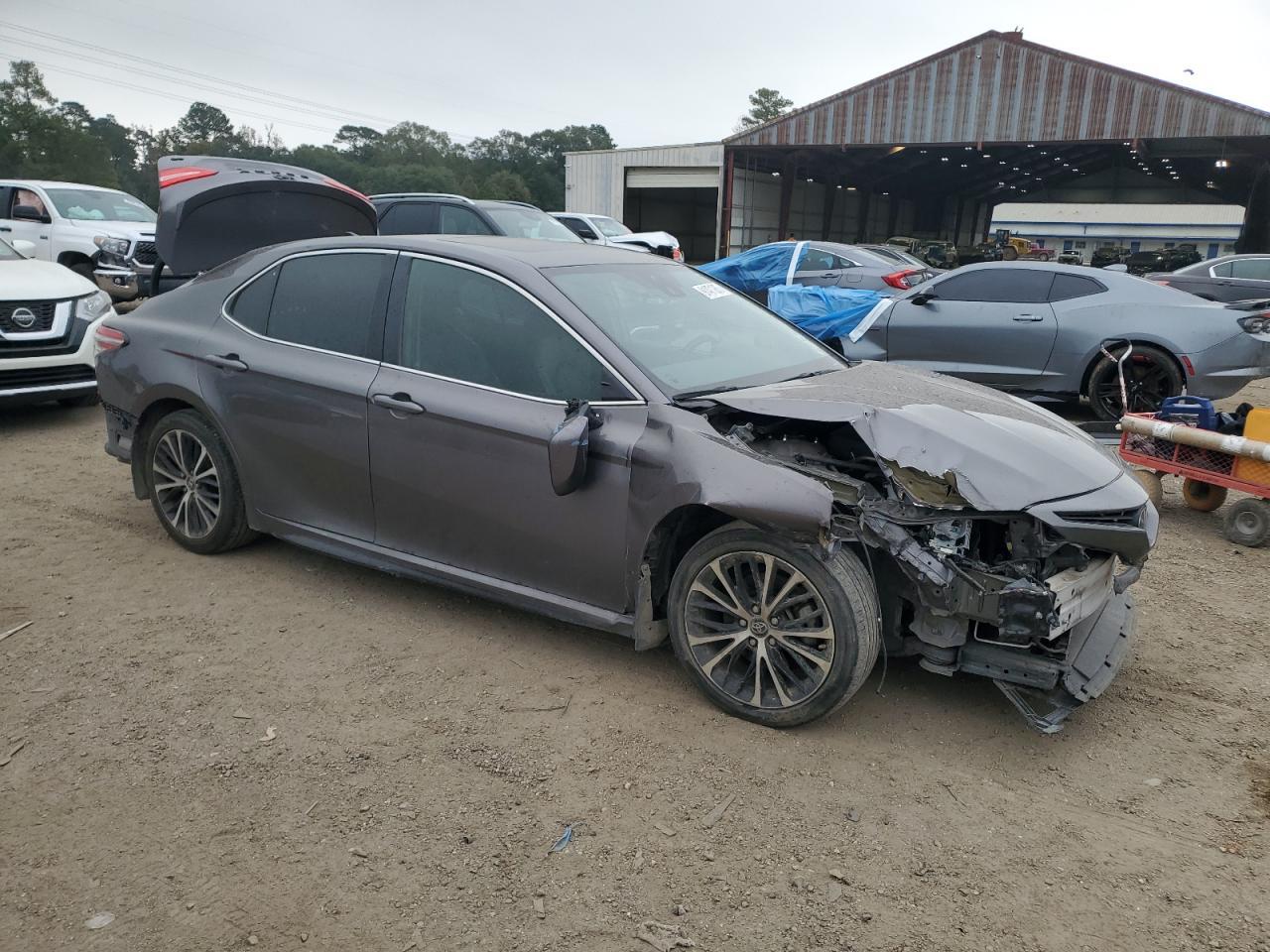2020 Toyota Camry Se - Image 4