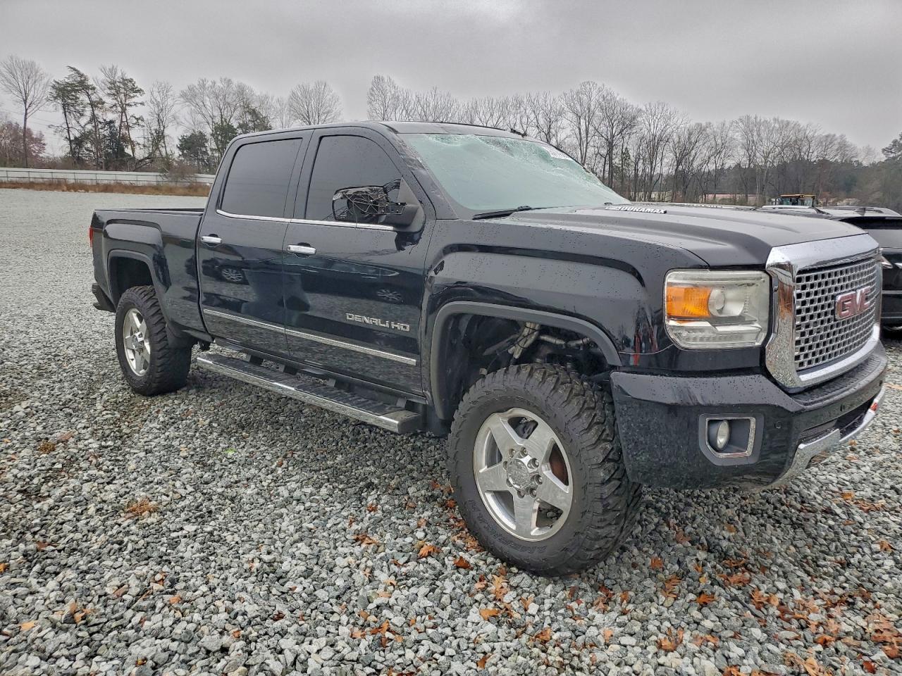 2015 GMC Sierra K2500 Denali - Image 4