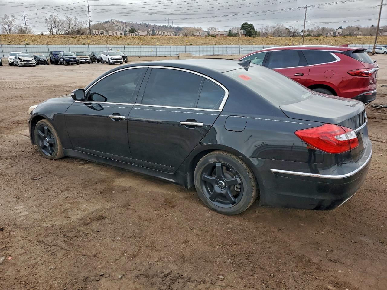 2013 Hyundai Genesis 3.8L - Фото 2