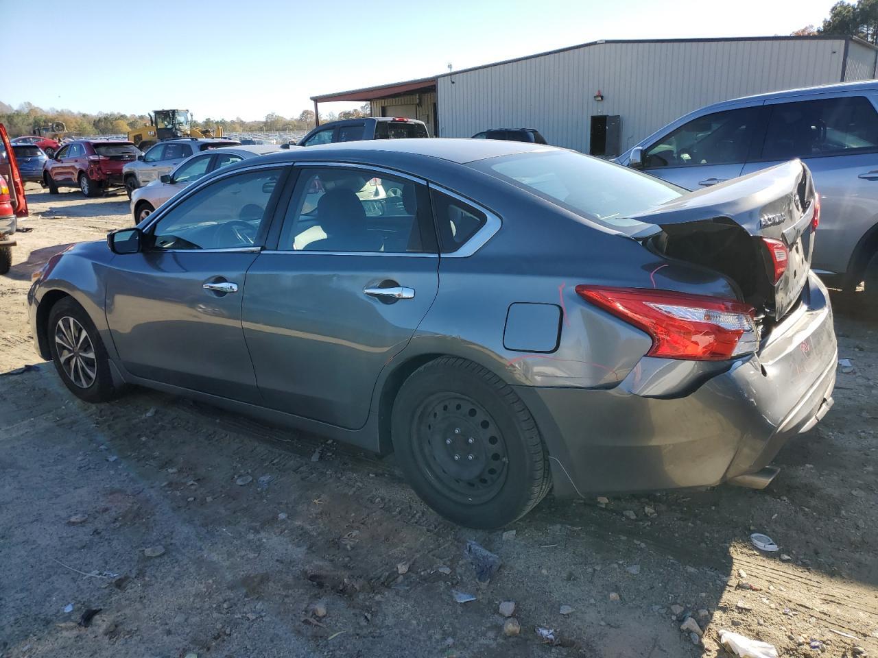 2016 Nissan Altima 2.5 - Фото 2