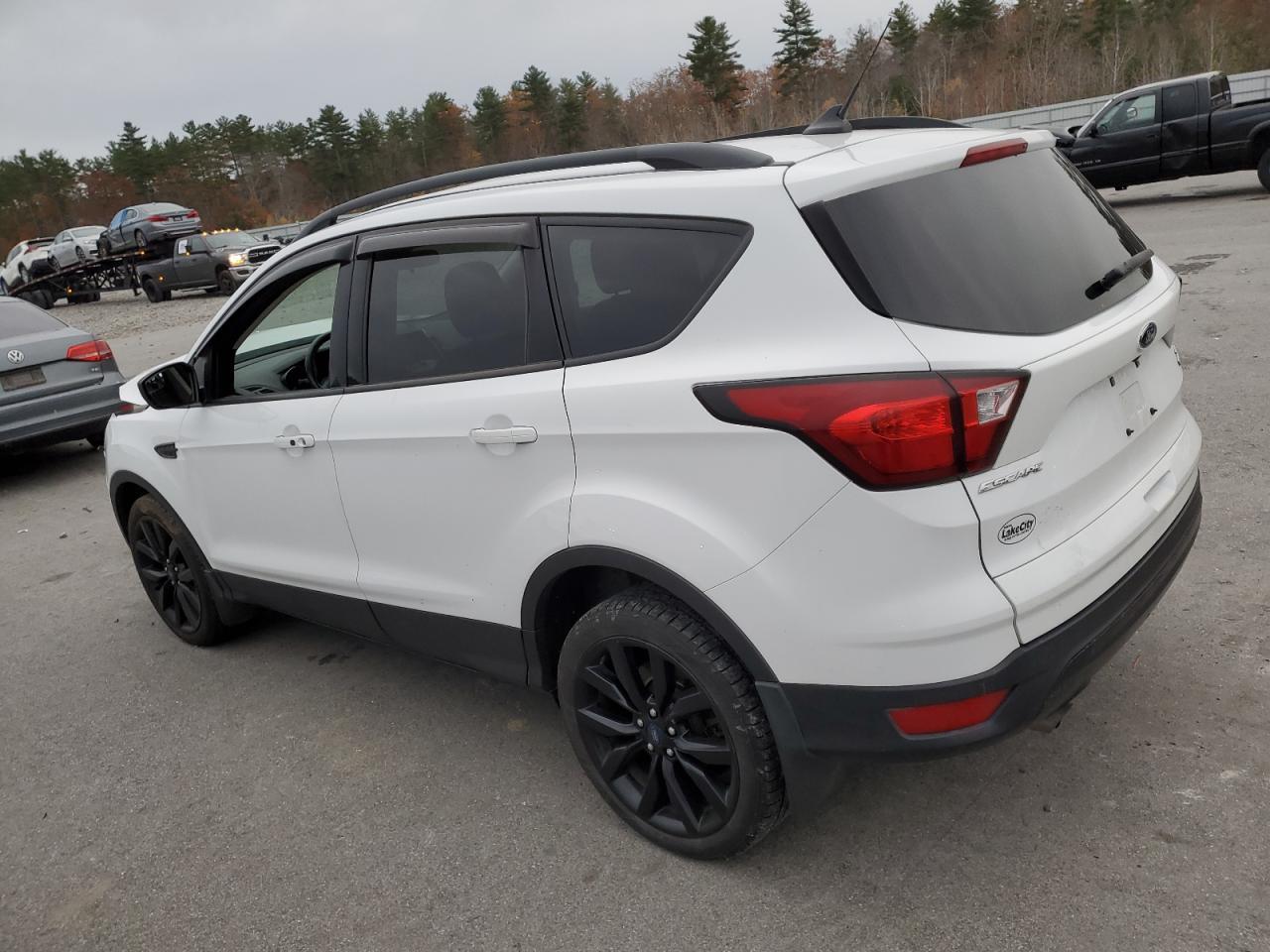 2019 Ford Escape Se - Фото 2