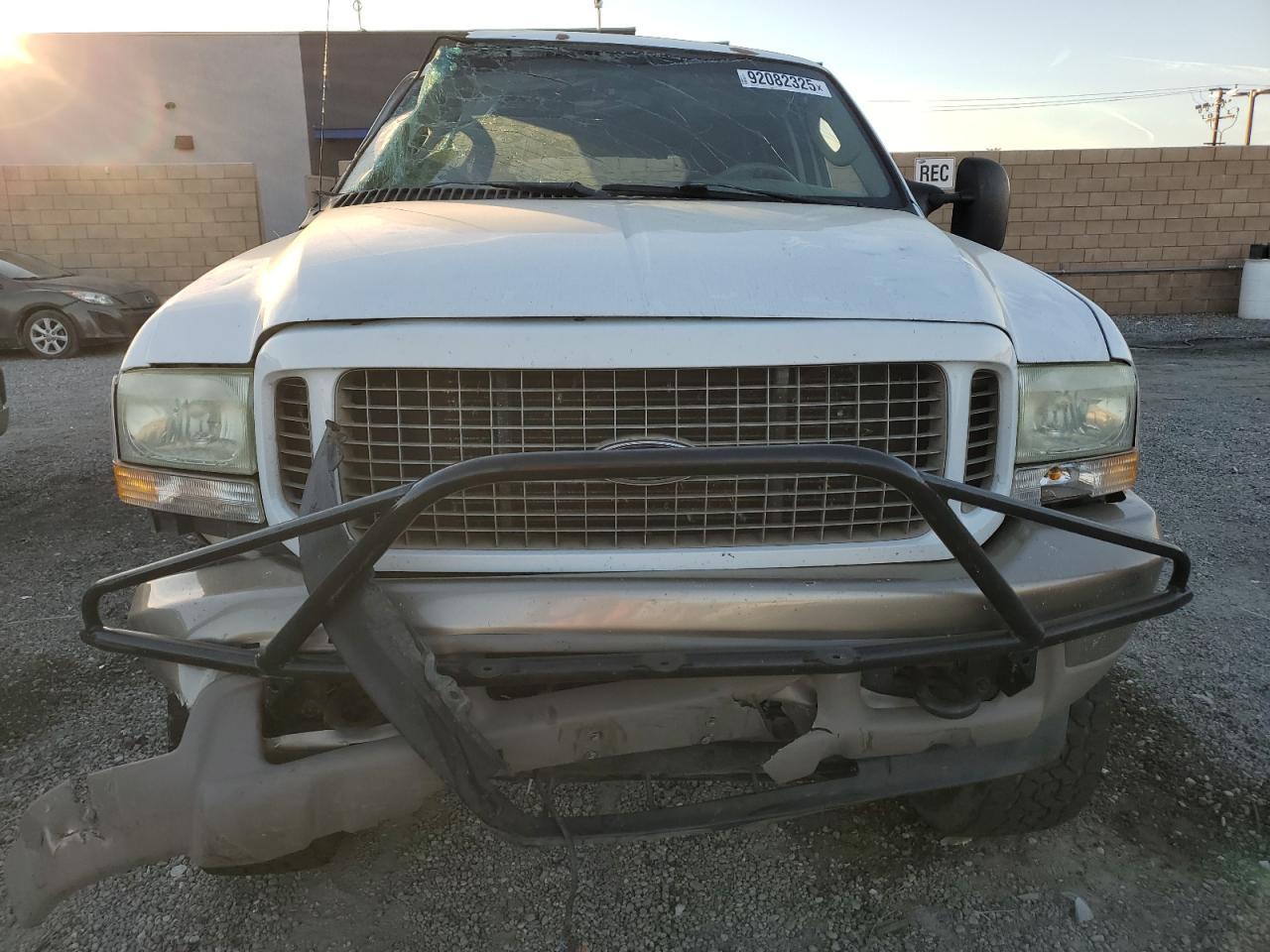 2004 Ford Excursion Eddie Bauer - Image 5