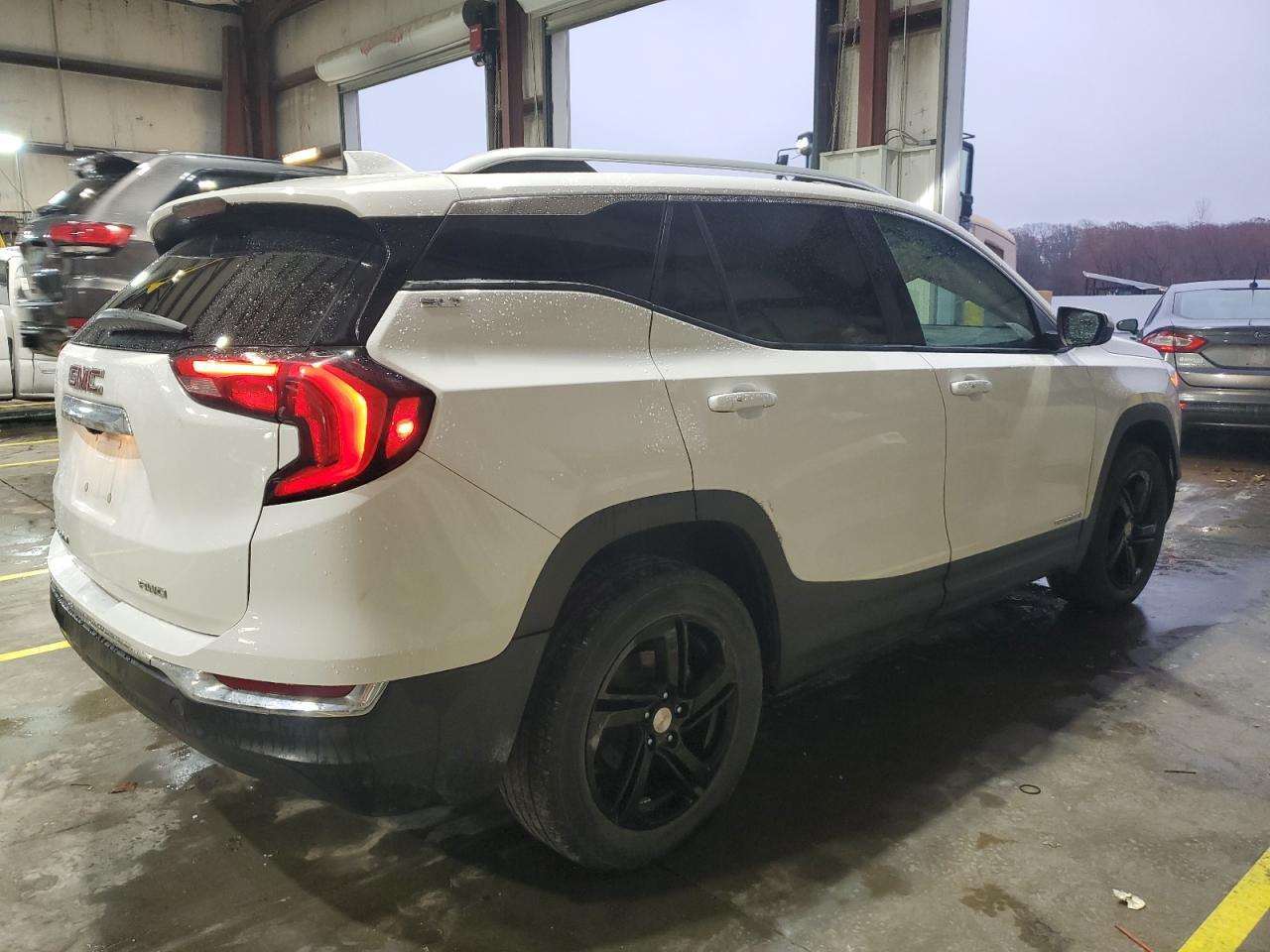 2021 GMC Terrain Slt - Image 3