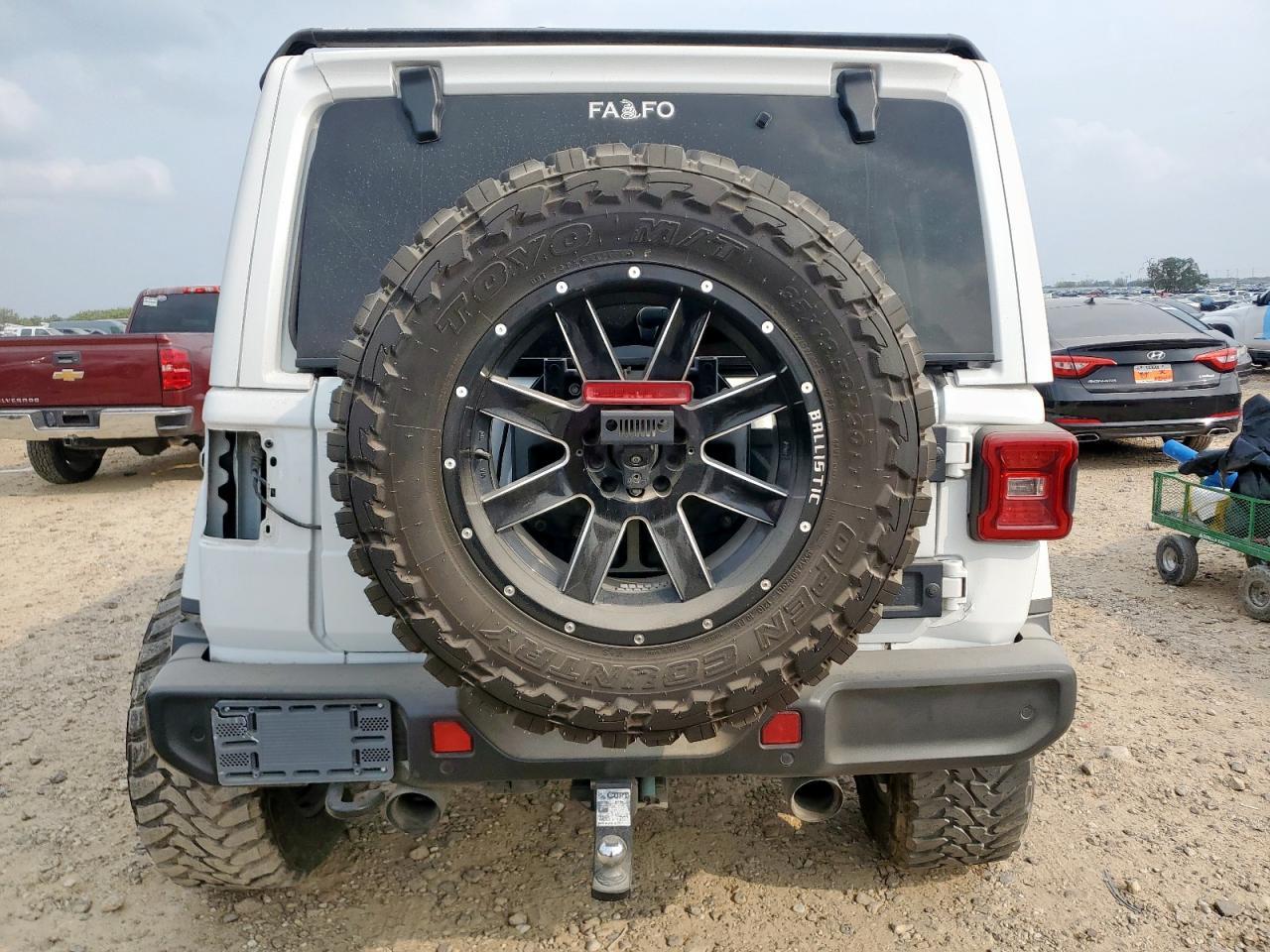 2018 Jeep Wrangler Unlimited Sahara - Image 6