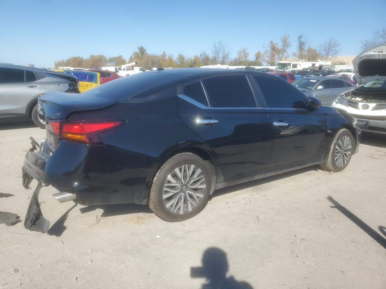 2024 Nissan Altima Sv - Image 3