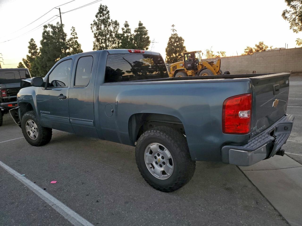 2012 Chevrolet Silverado C1500 Lt - Image 2