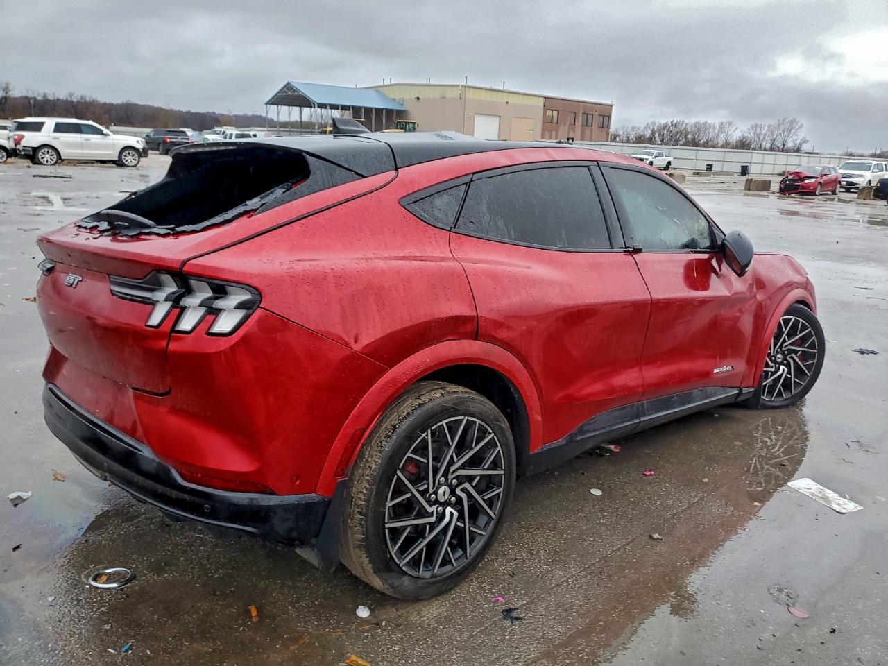 2022 Ford Mustang Mach-E Gt - Image 3