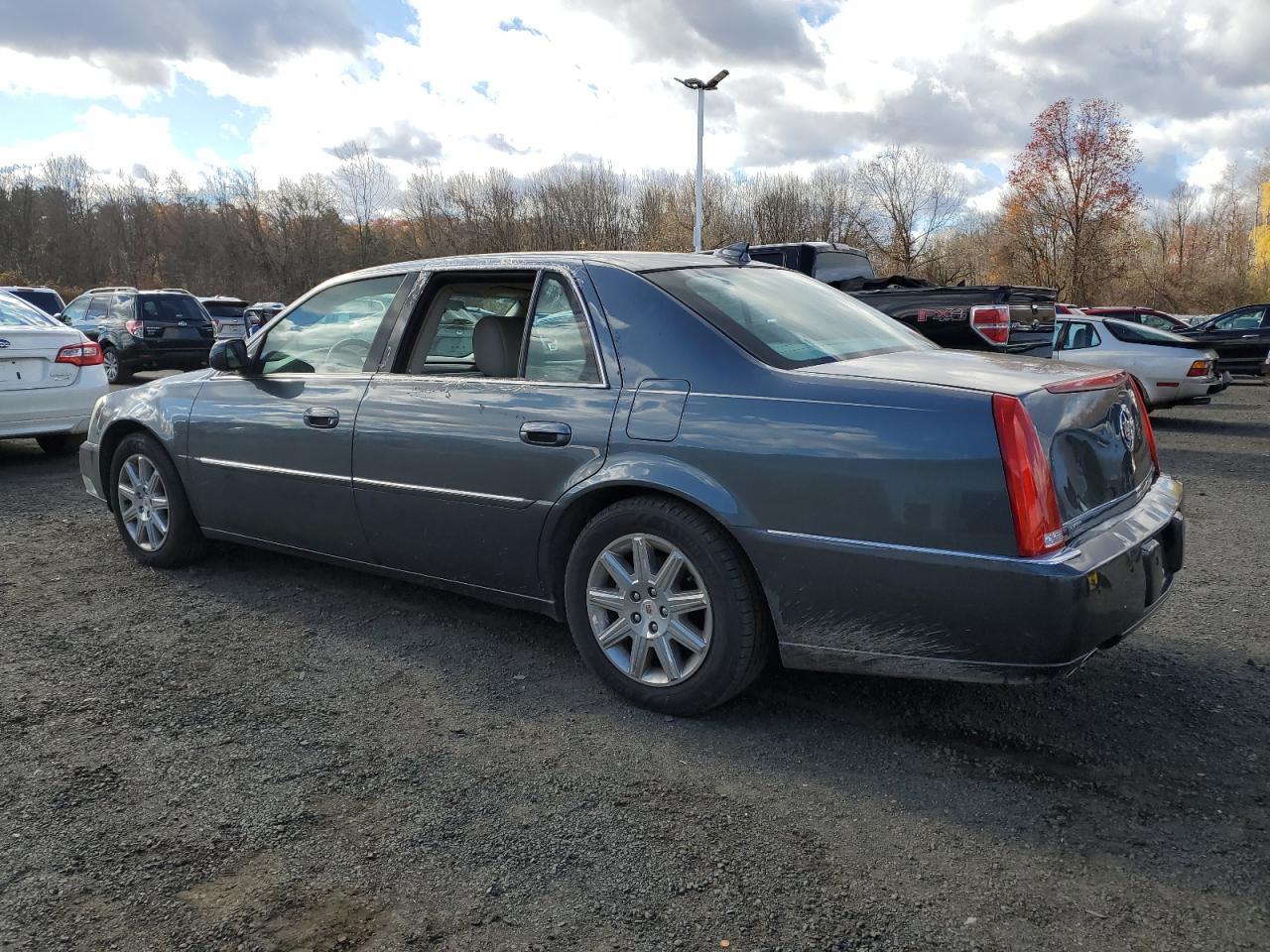 2011 Cadillac Dts Premium Collection - Фото 2