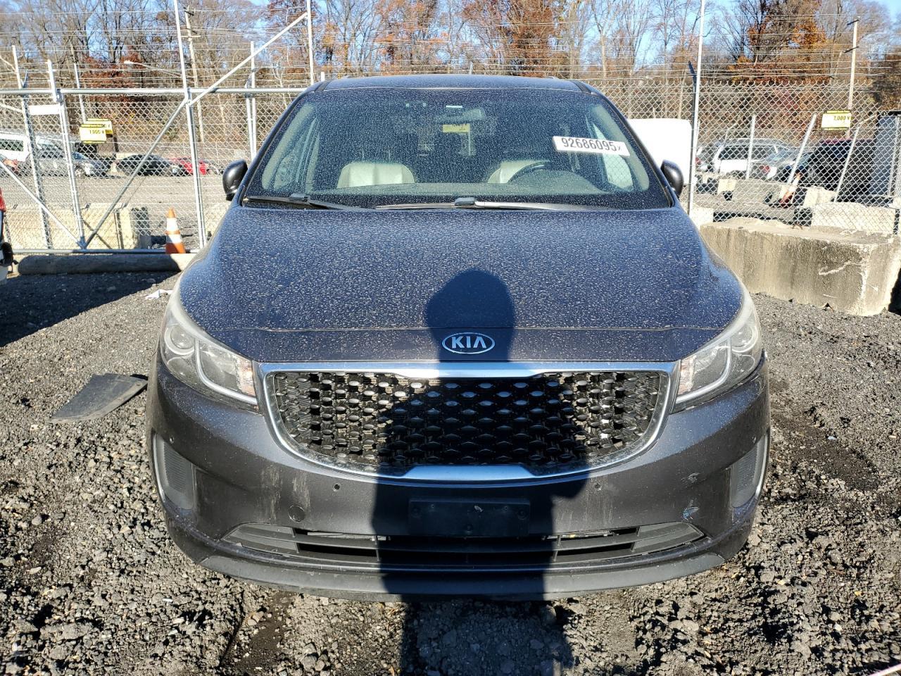 2016 Kia Sedona Lx - Image 5