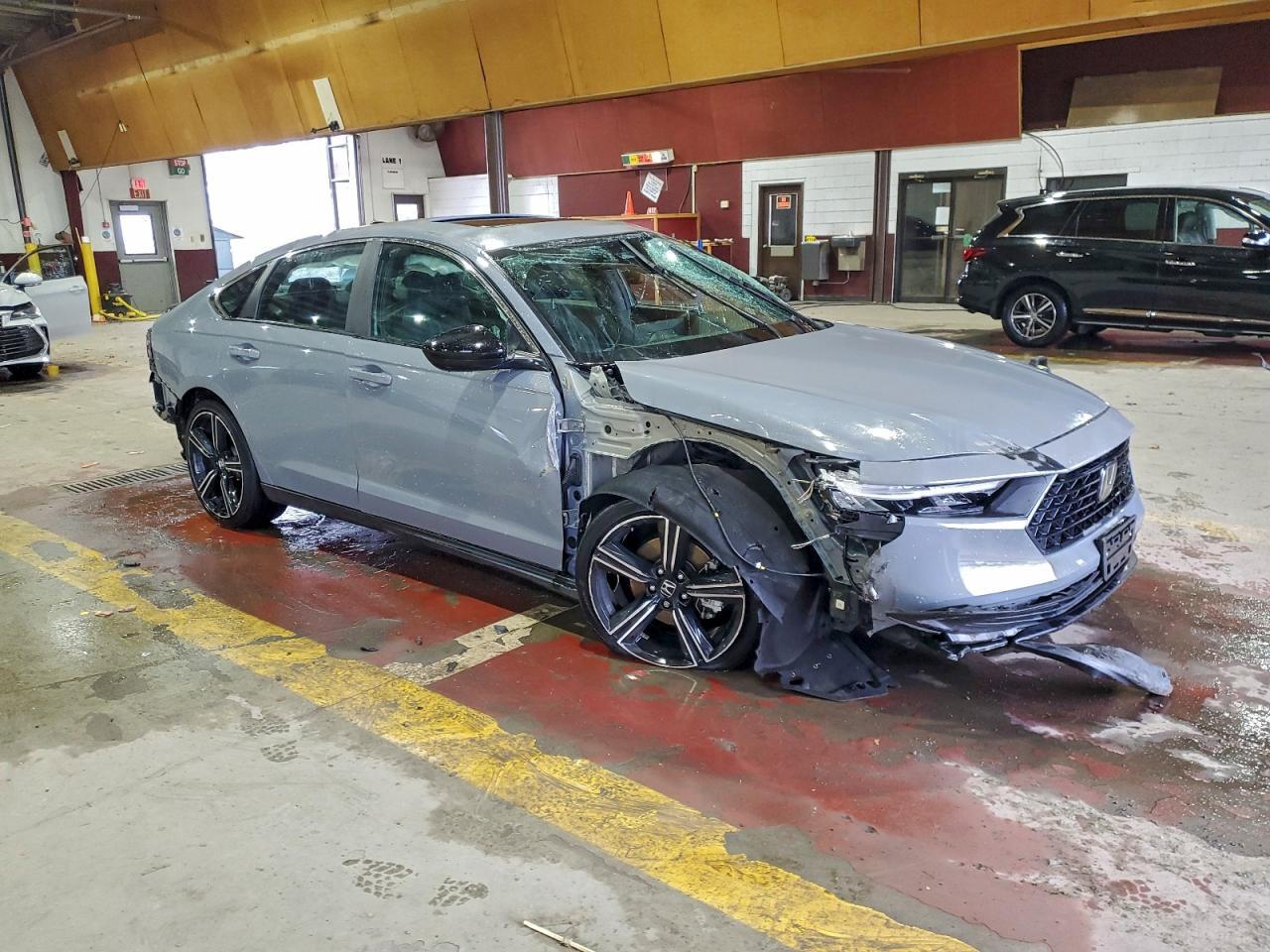 2024 Honda Accord Hybrid Sport - Image 4