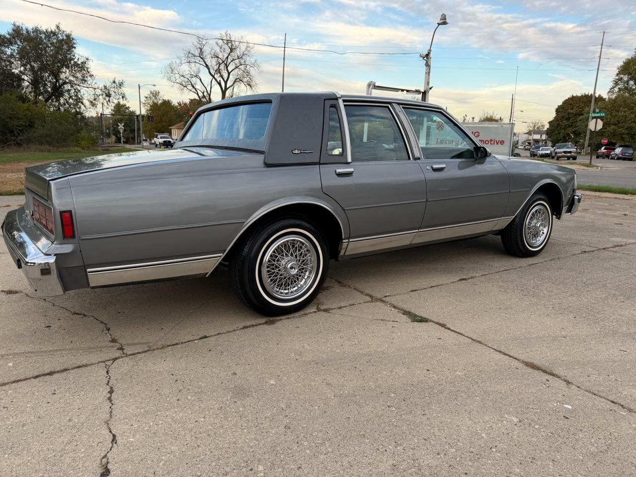 1989 Chevrolet Caprice Classic Brougham - Фото 4