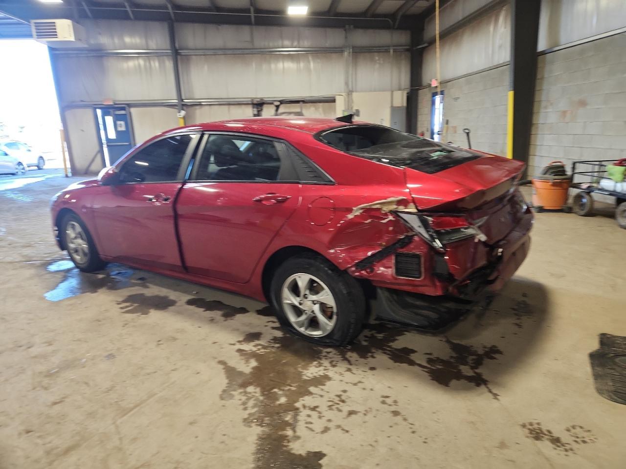 2021 Hyundai Elantra Se - Фото 2