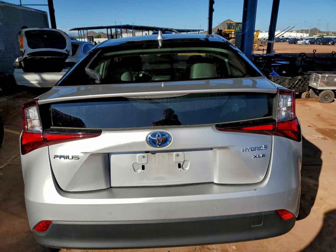 2022 Toyota Prius Night Shade - Фото 6