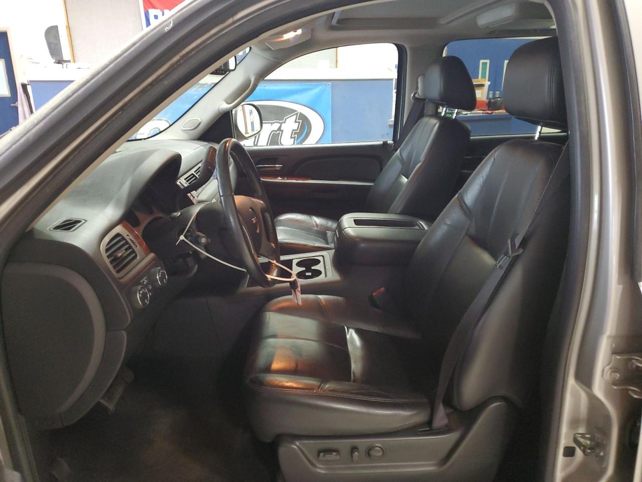 2009 GMC Yukon Xl K1500 Slt - Image 7