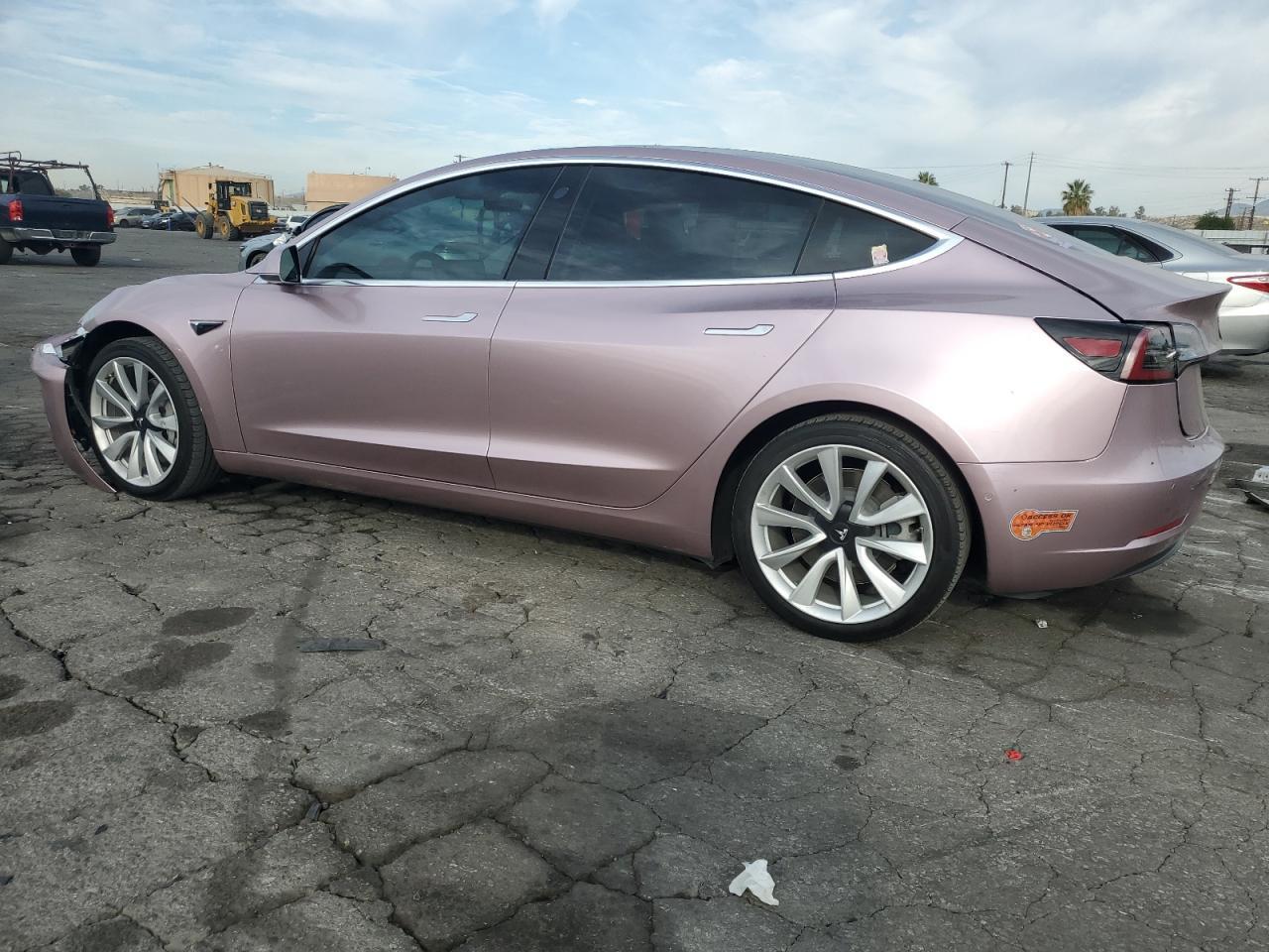 2020 Tesla Model 3 - Фото 2