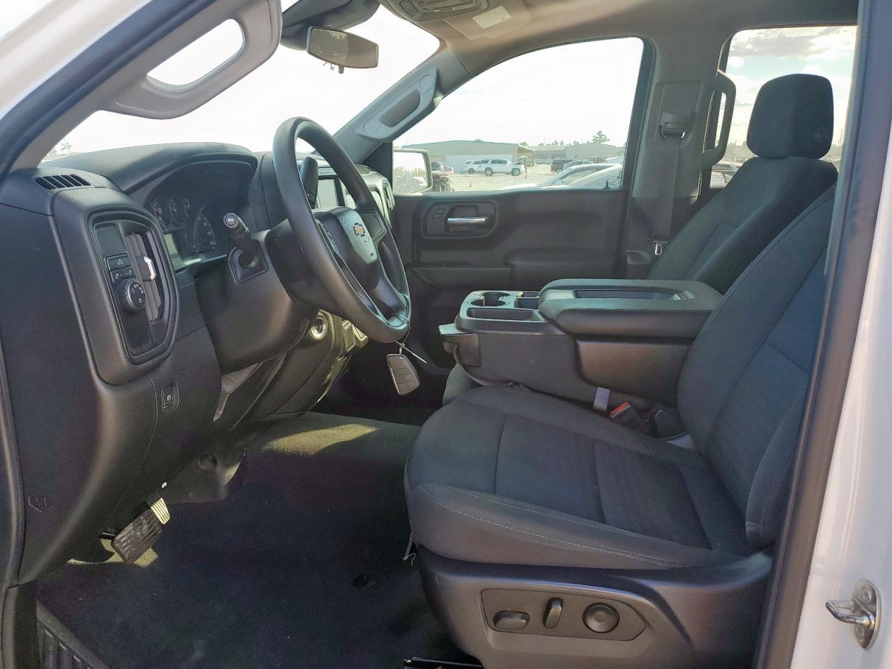 2023 Chevrolet Silverado C1500 Custom - Фото 7