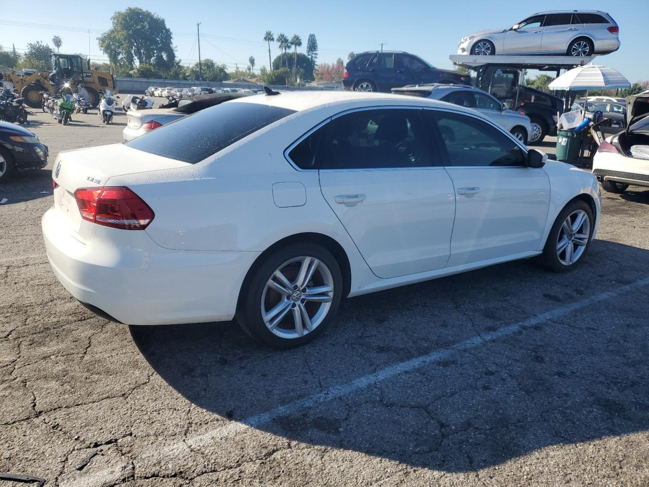 2014 Volkswagen Passat Se - Фото 3