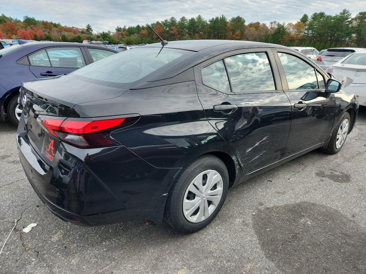 2021 Nissan Versa S - Фото 3