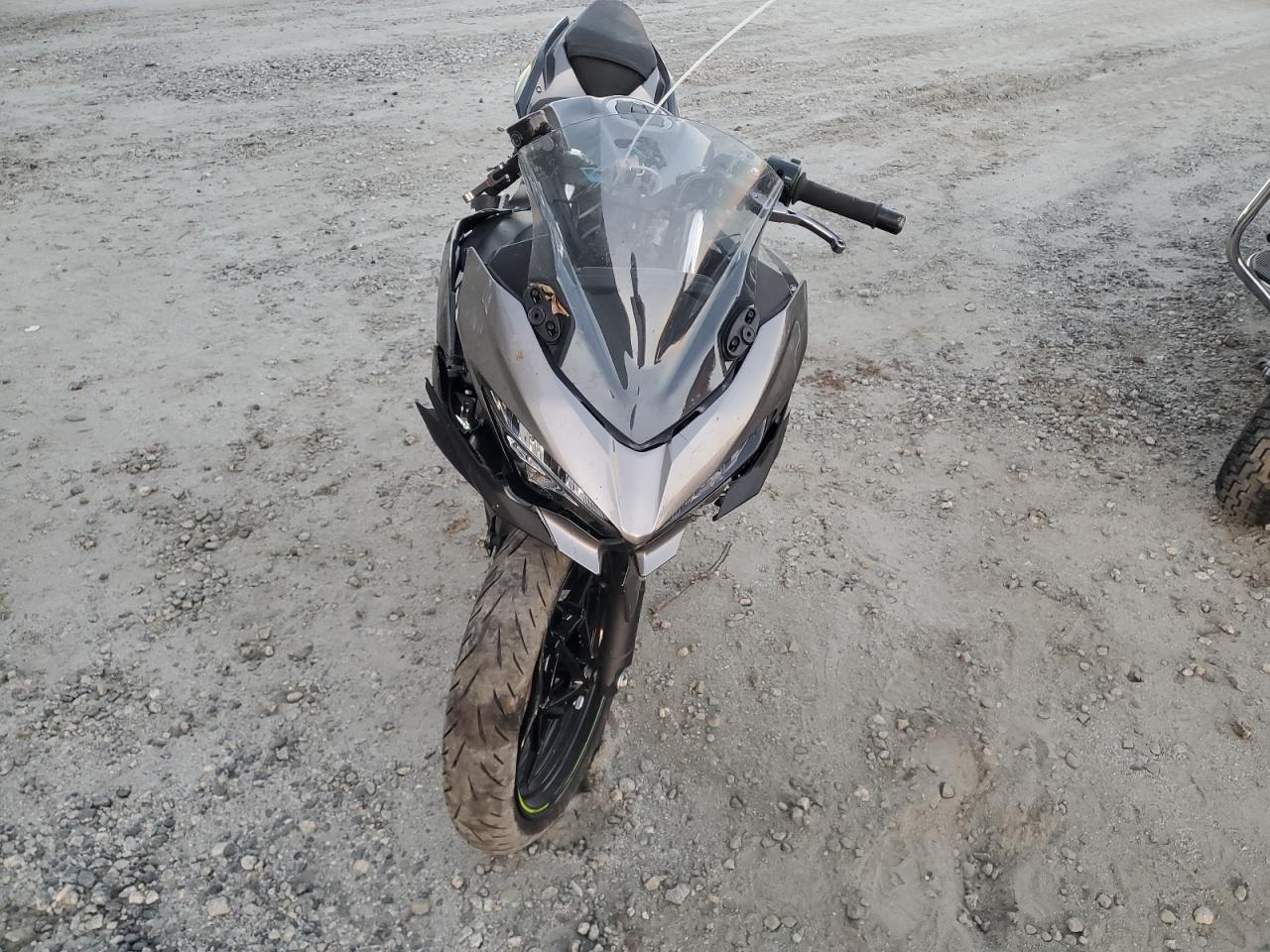 2021 Kawasaki Ex400 - Image 2