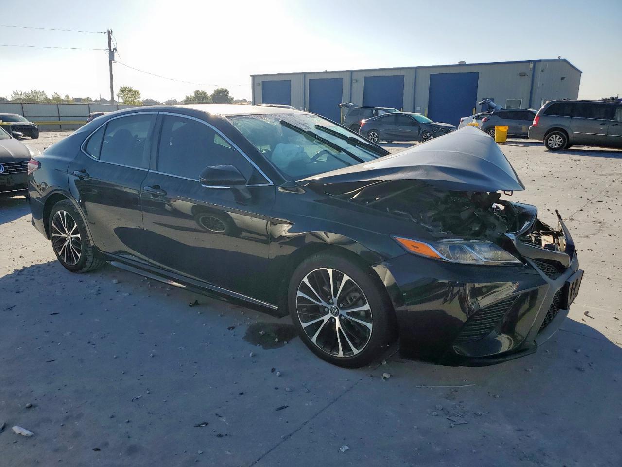 2019 Toyota Camry L - Фото 4