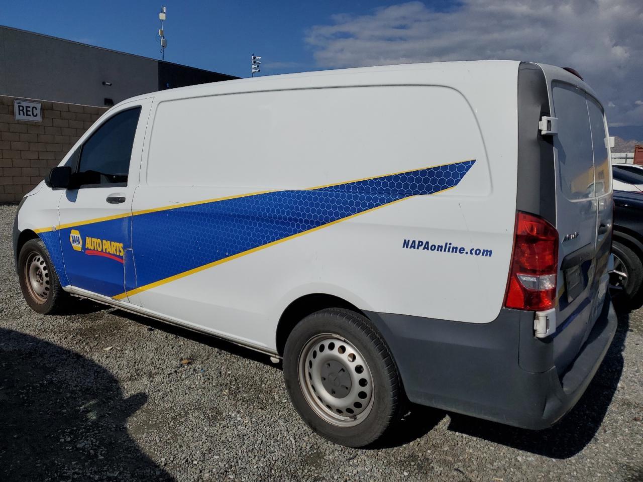 2017 Mercedes Benz Metris Delivery Van - Фото 2