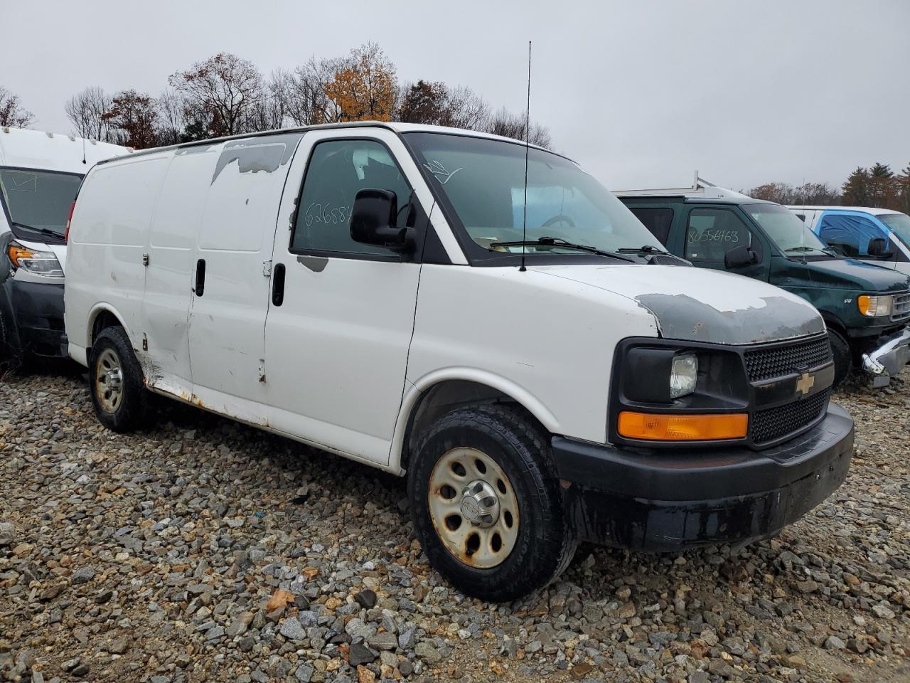 2010 Chevrolet Express G1500 - Image 4