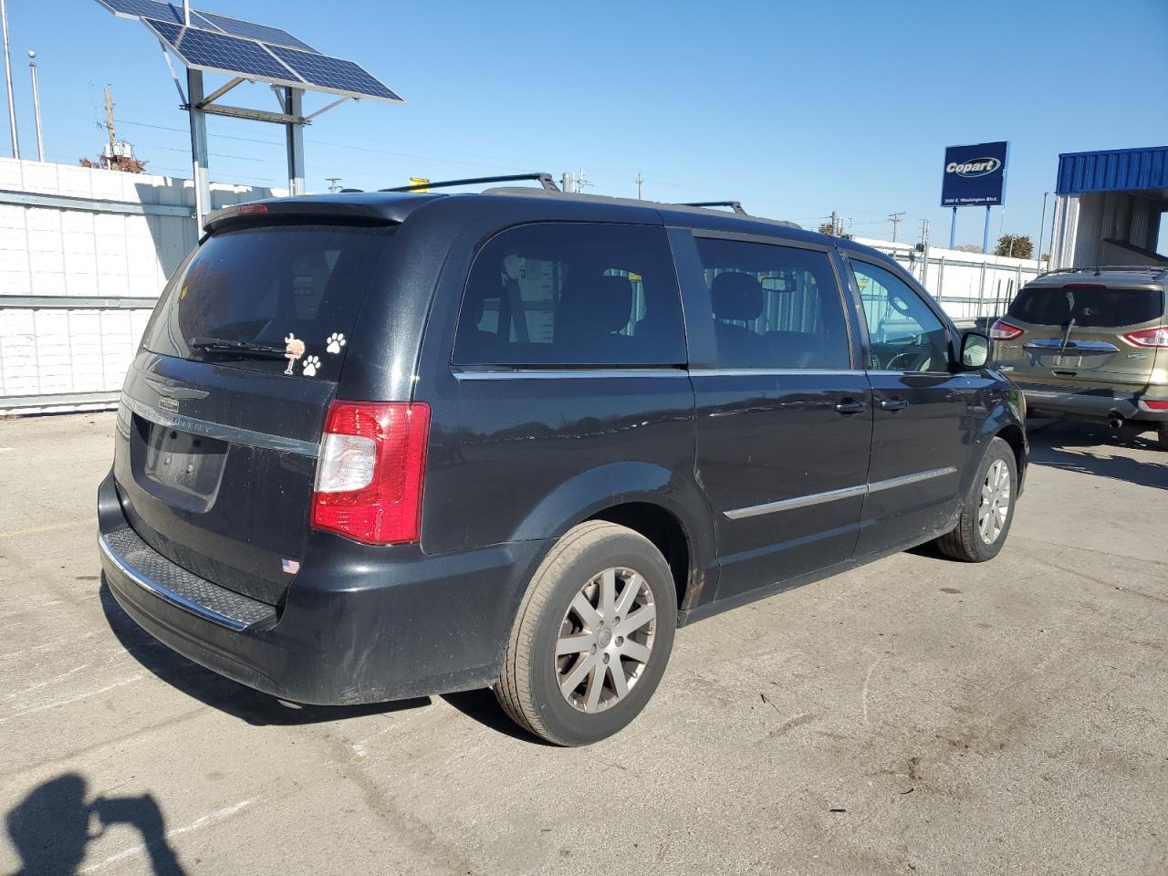 2014 Chrysler Town & Country Touring - Фото 3