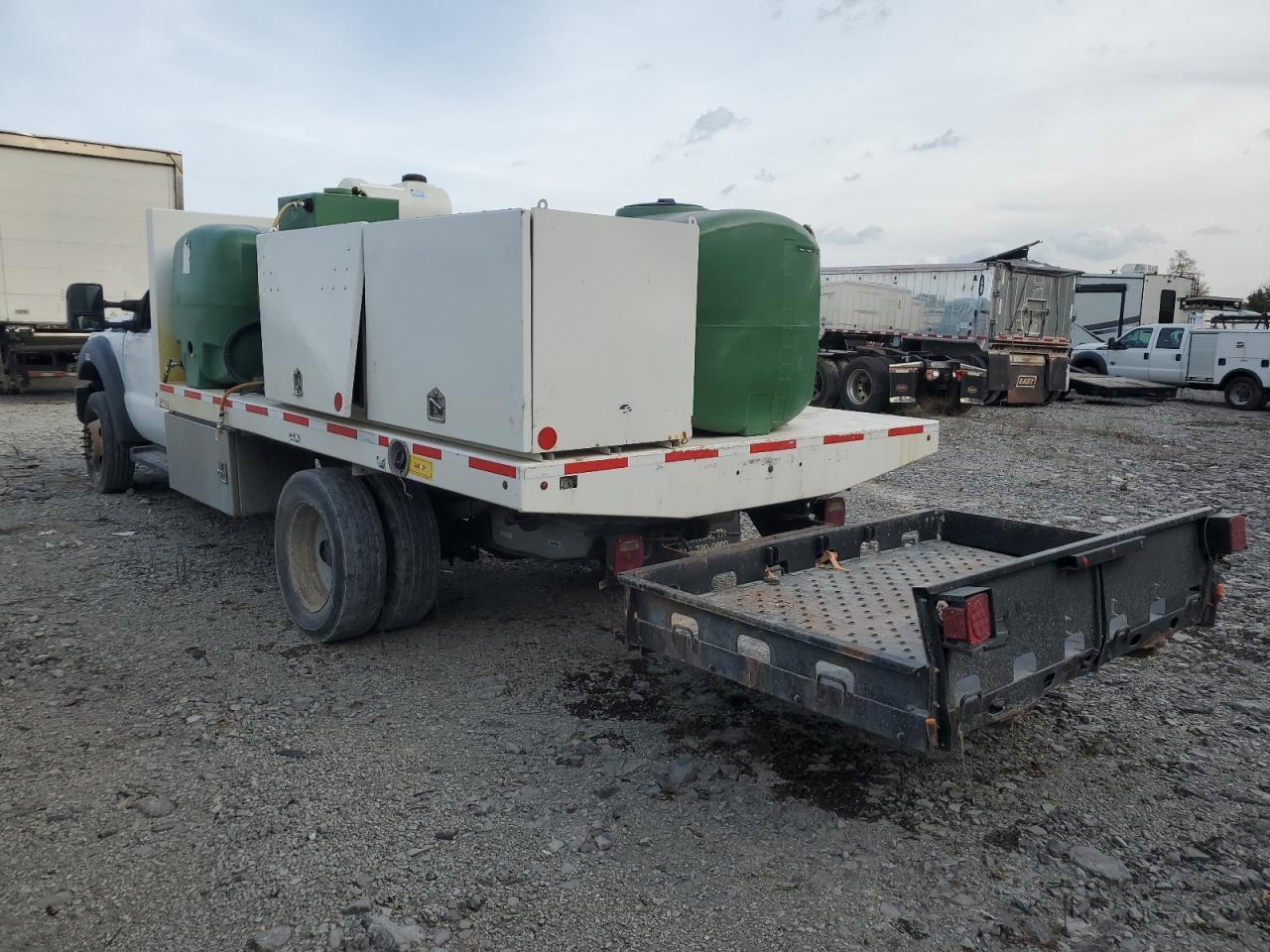 2015 Ford F450 Super Duty - Фото 2