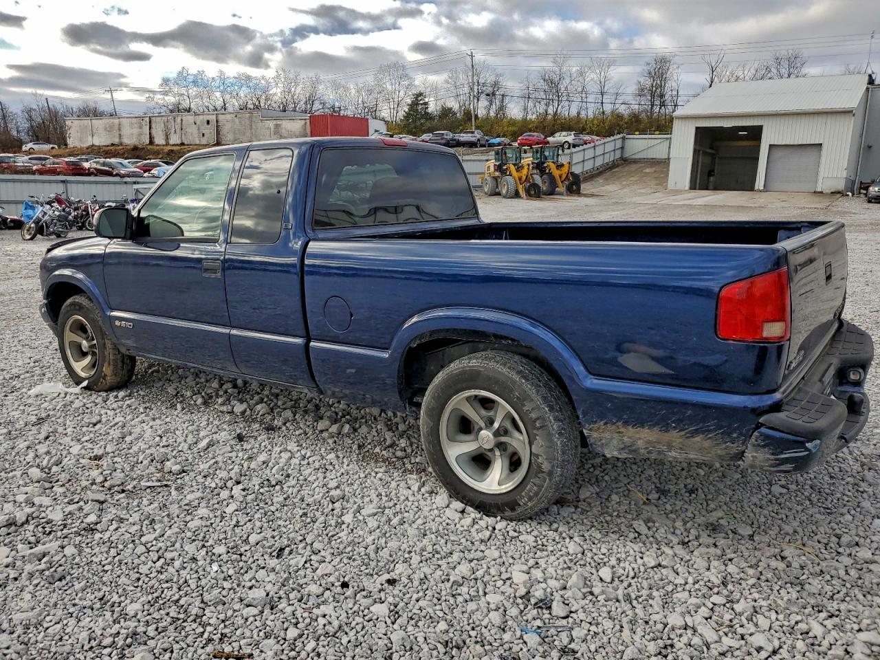 2003 Chevrolet S Truck S10 - Фото 2
