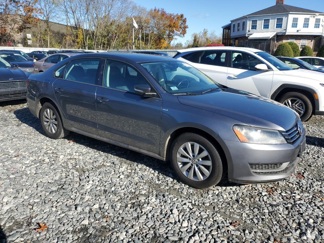 2015 Volkswagen Passat S - Image 4