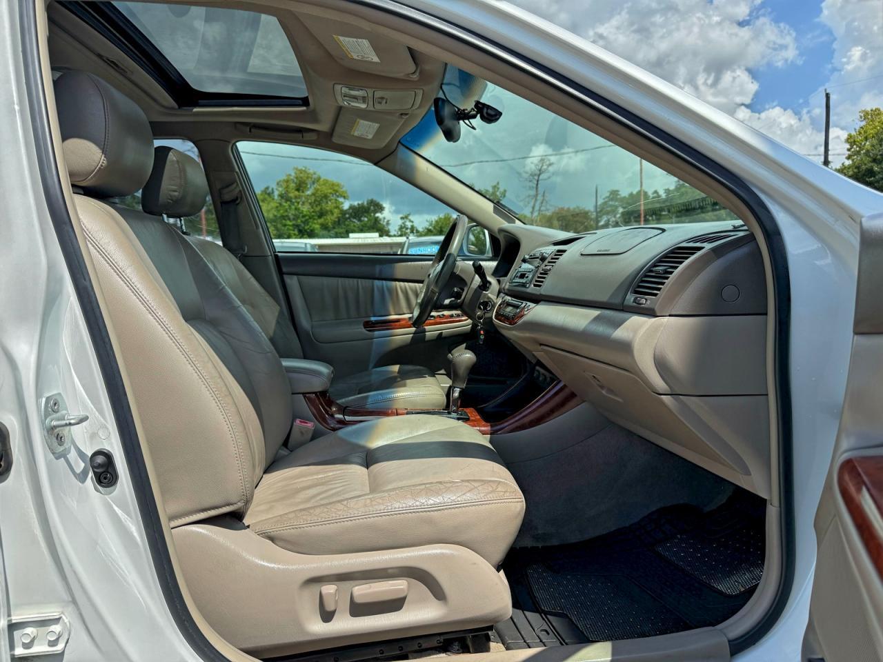 2002 Toyota Camry Le - Image 5