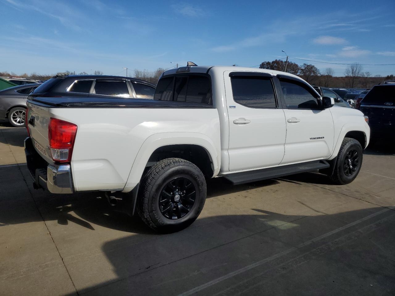 2017 Toyota Tacoma Double Cab - Image 3