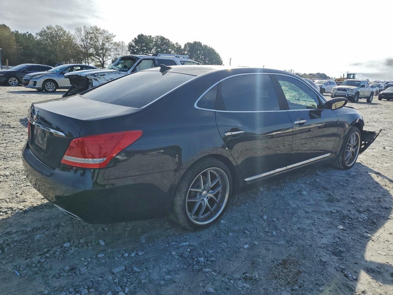2014 Hyundai Equus Signature - Image 3