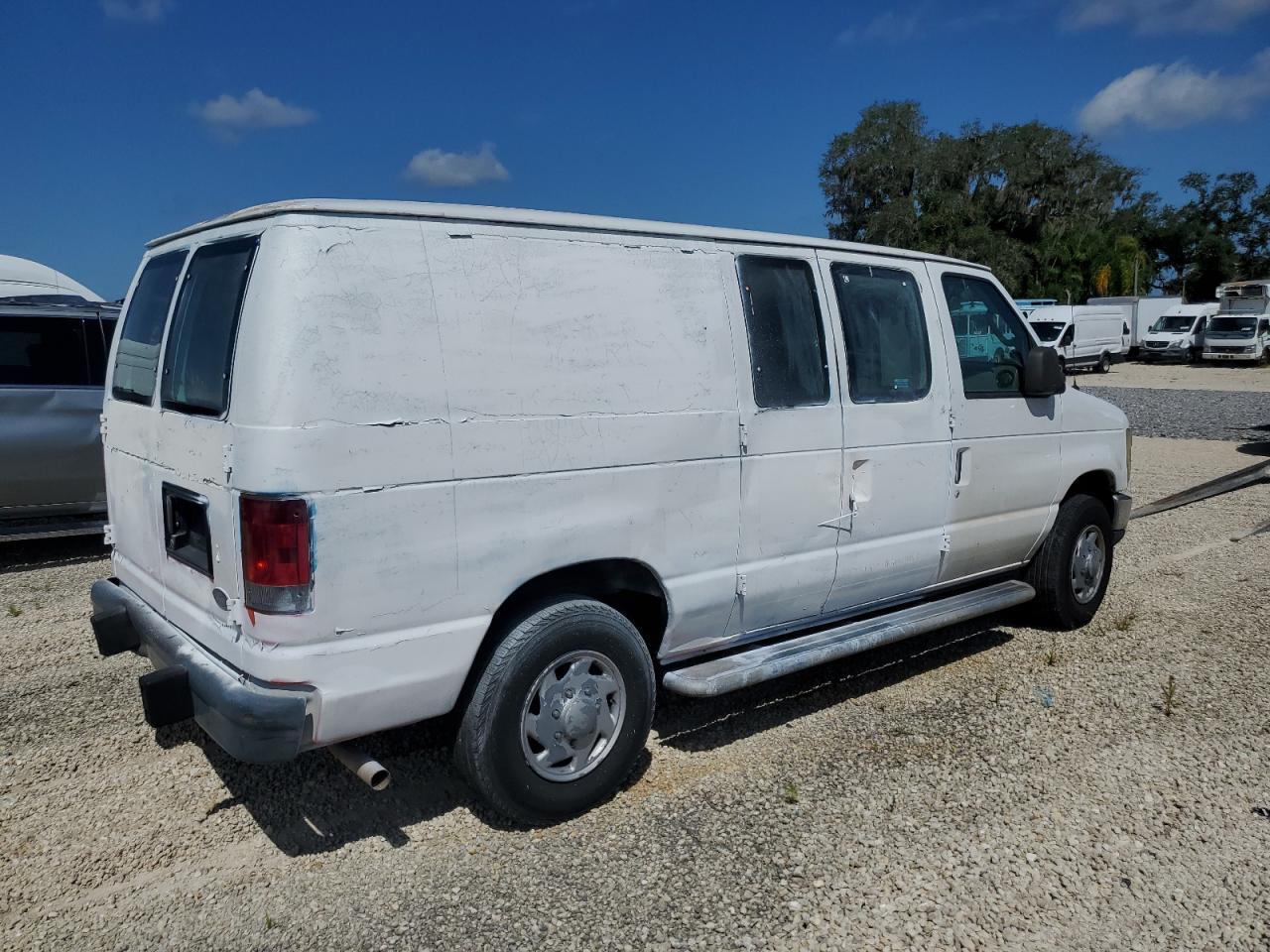 2013 Ford Econoline E250 Van - Image 3