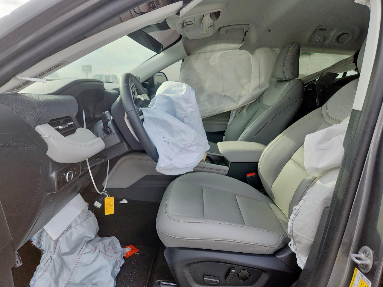 2025 Ford Explorer Active - Image 7