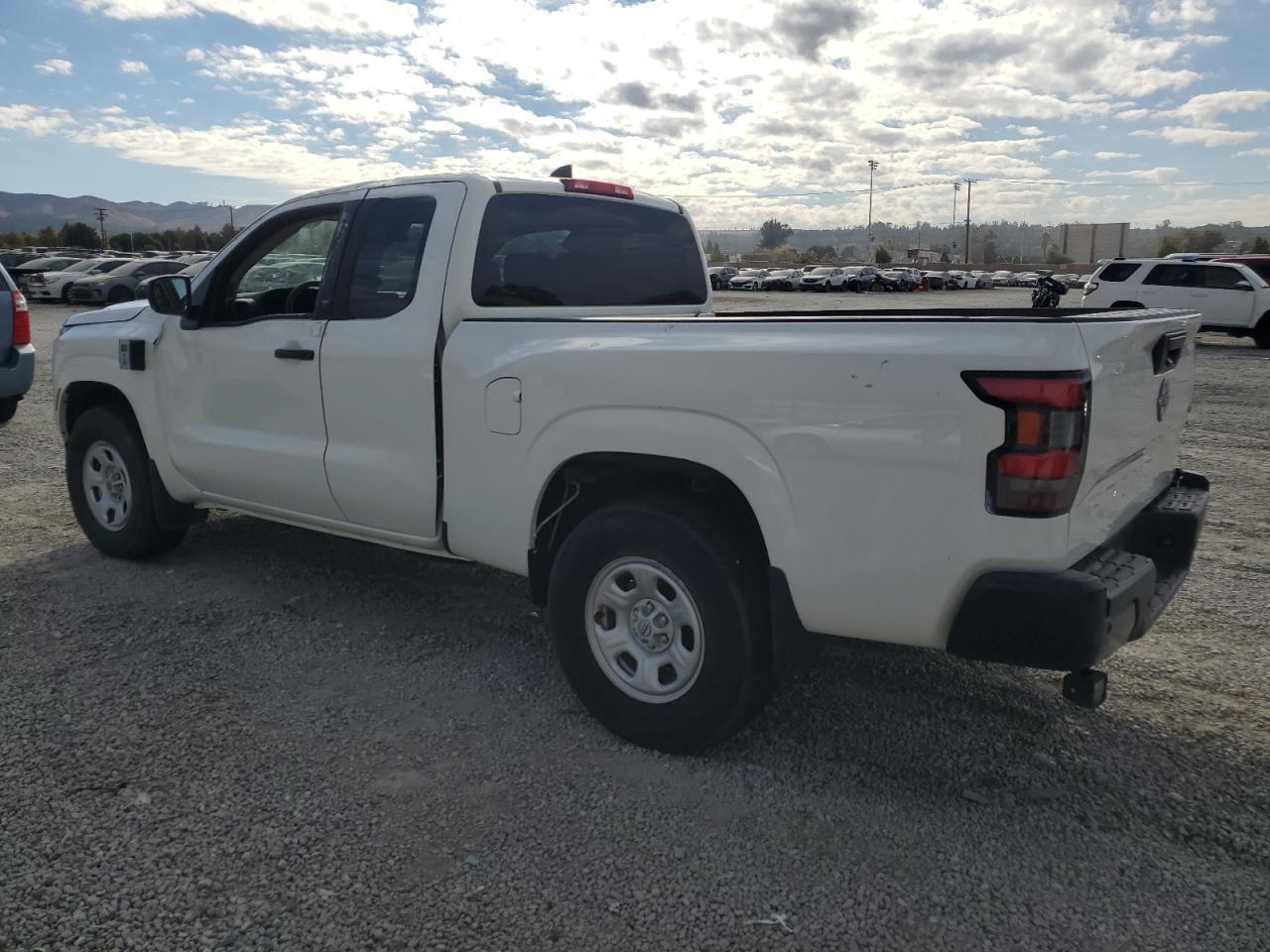 2024 Nissan Frontier S - Фото 2