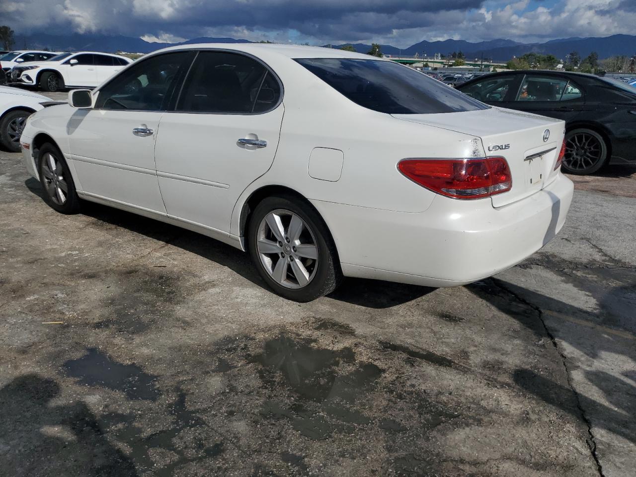 2005 Lexus Es 330 - Image 2