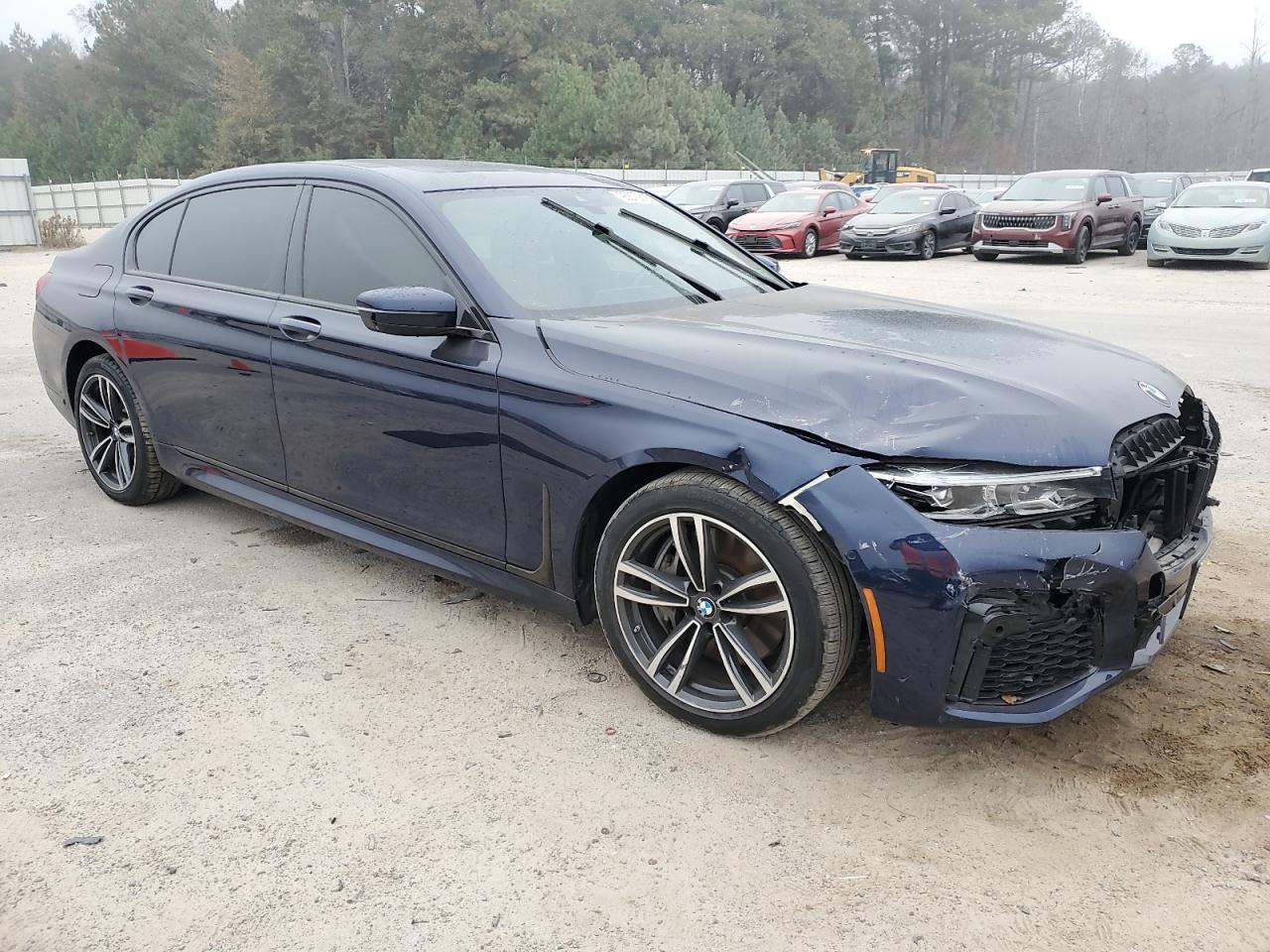 2020 BMW 750 Xi - Image 4