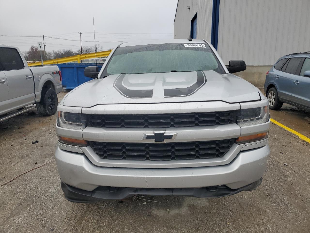 2017 Chevrolet Silverado K1500 Custom - Image 5