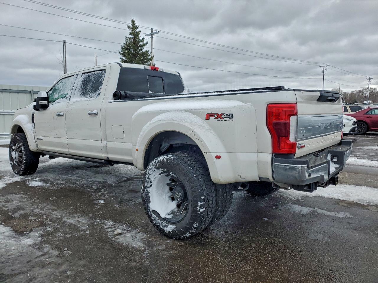 2019 Ford F450 Super Duty - Image 2